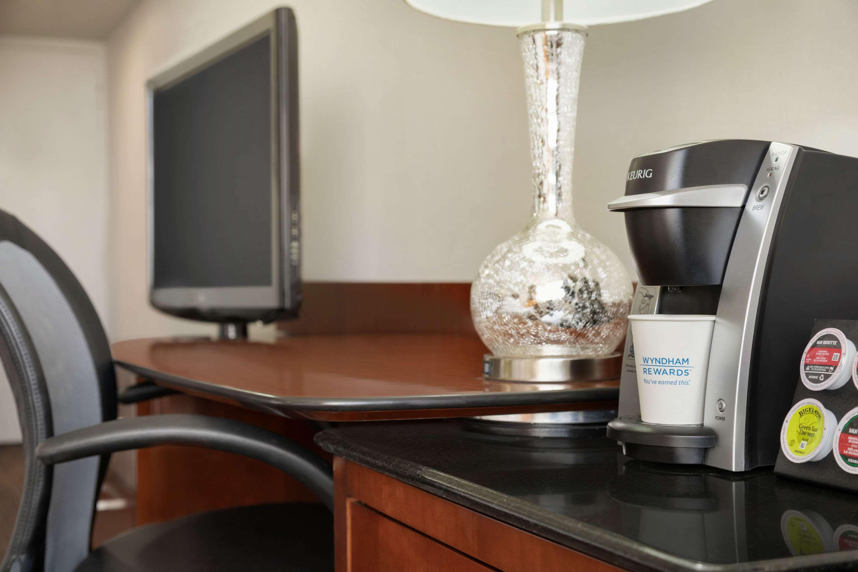 Travelodge By Wyndham Quebec City Hotel & Convention Centre מראה חיצוני תמונה