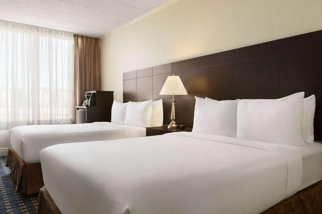Travelodge By Wyndham Quebec City Hotel & Convention Centre מראה חיצוני תמונה