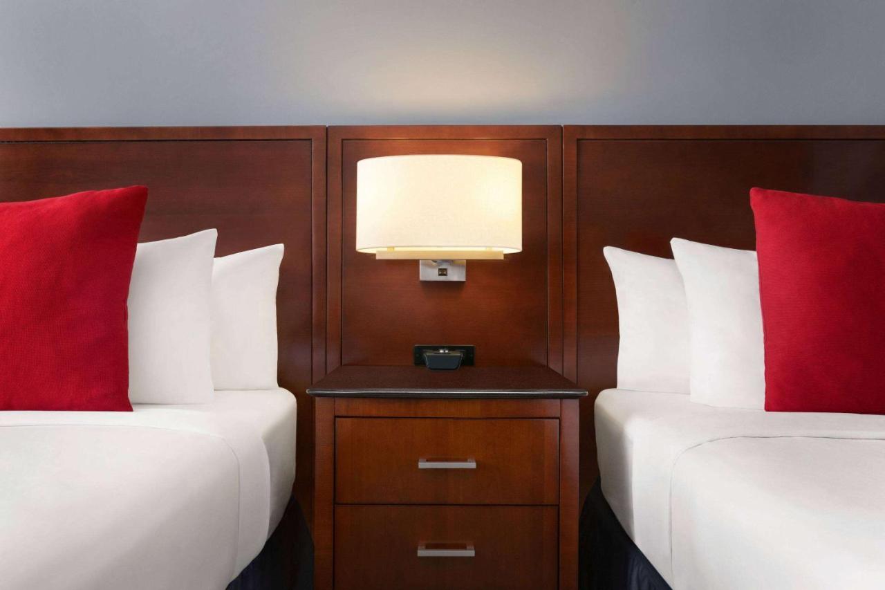 Travelodge By Wyndham Quebec City Hotel & Convention Centre מראה חיצוני תמונה