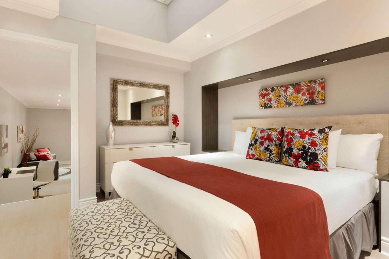 Travelodge By Wyndham Quebec City Hotel & Convention Centre מראה חיצוני תמונה