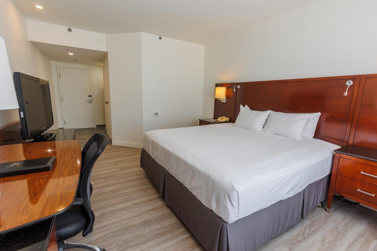 Travelodge By Wyndham Quebec City Hotel & Convention Centre מראה חיצוני תמונה