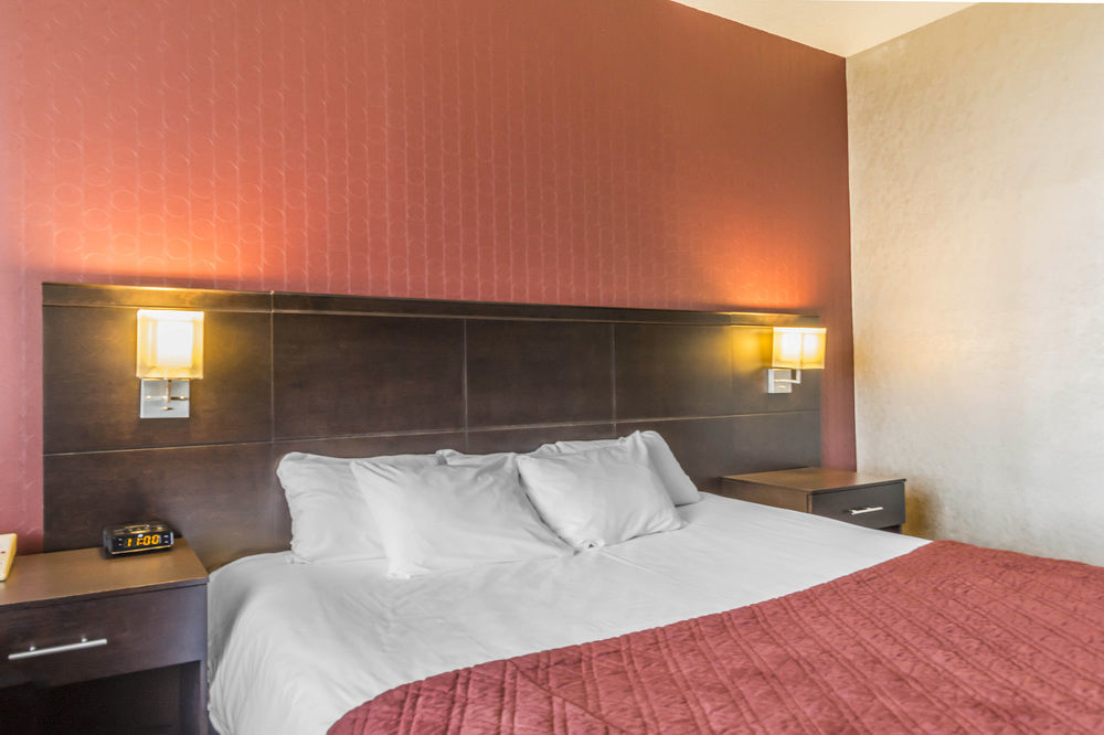 Travelodge By Wyndham Quebec City Hotel & Convention Centre מראה חיצוני תמונה