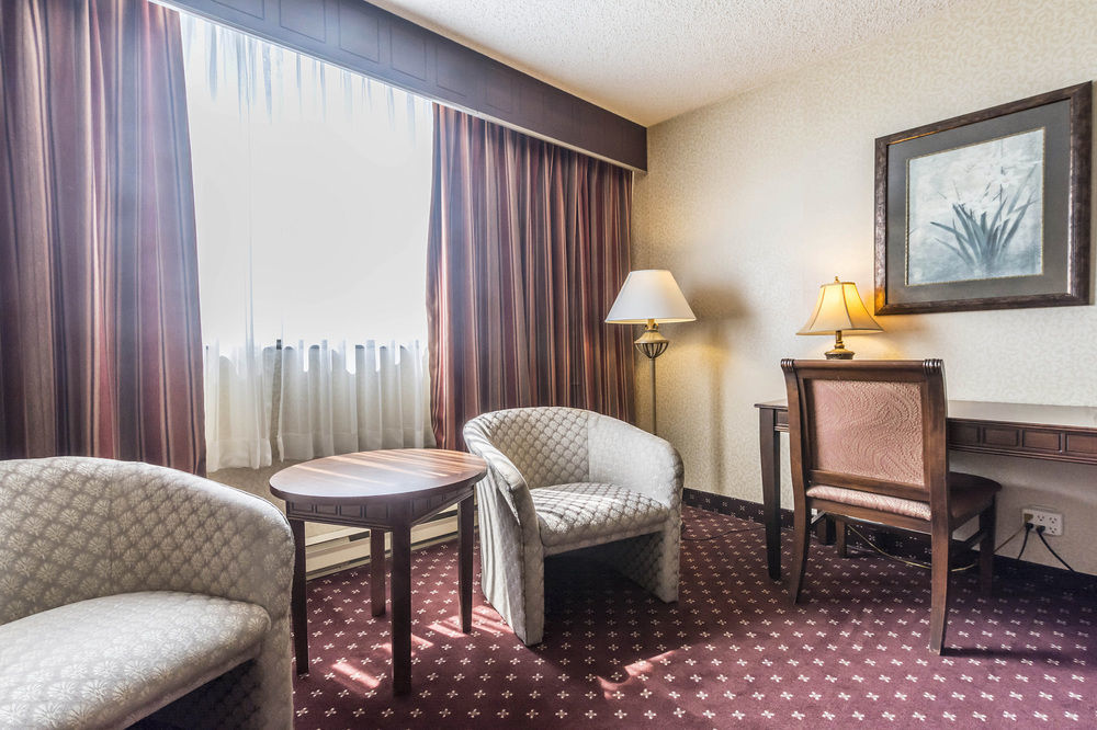 Travelodge By Wyndham Quebec City Hotel & Convention Centre מראה חיצוני תמונה