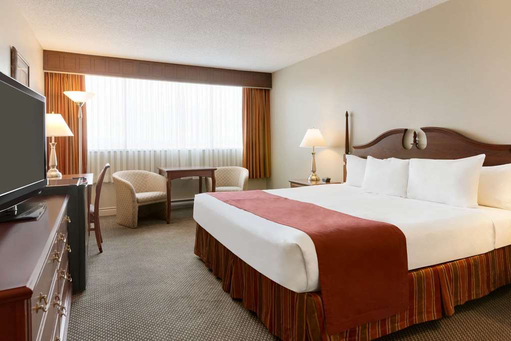 Travelodge By Wyndham Quebec City Hotel & Convention Centre חדר תמונה