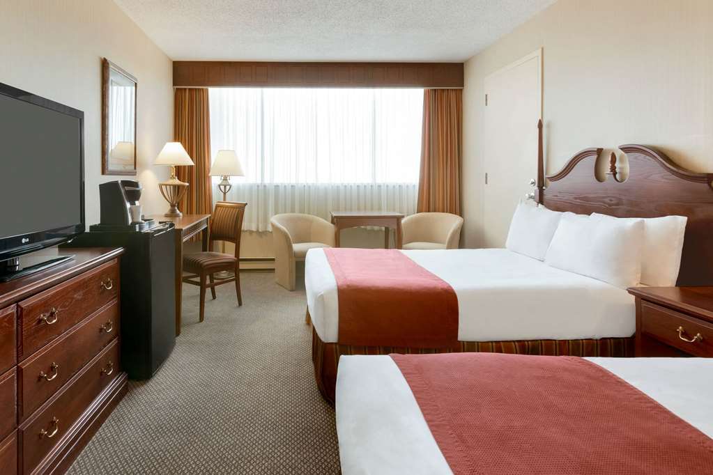Travelodge By Wyndham Quebec City Hotel & Convention Centre חדר תמונה