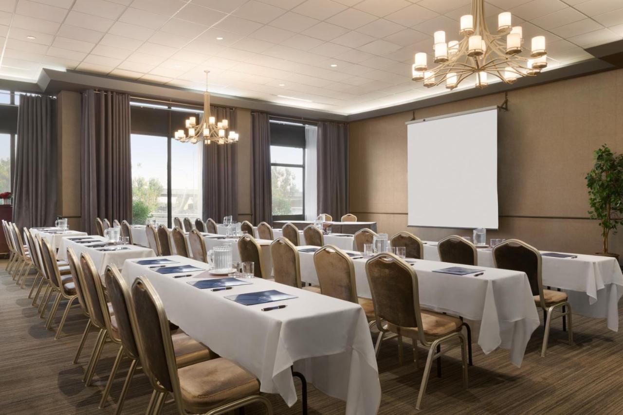 Travelodge By Wyndham Quebec City Hotel & Convention Centre מראה חיצוני תמונה