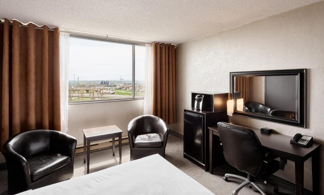 Travelodge By Wyndham Quebec City Hotel & Convention Centre מראה חיצוני תמונה
