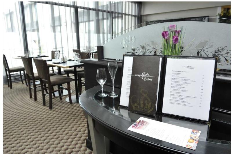 Travelodge By Wyndham Quebec City Hotel & Convention Centre מראה חיצוני תמונה